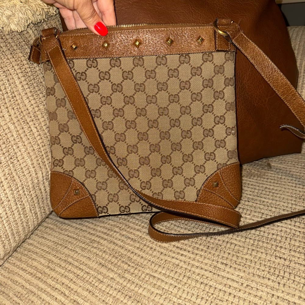Gucci Studded Brown Crossbody Bag - Picture 5 of 9